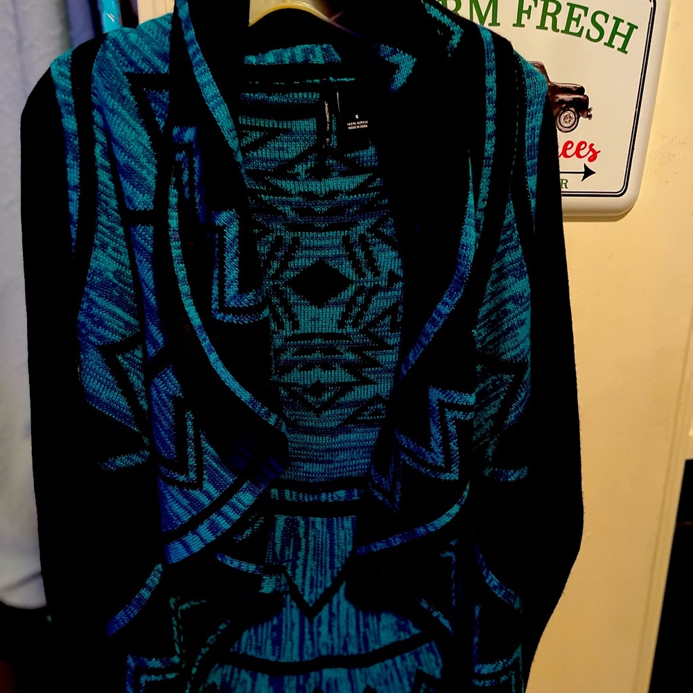 Sweater - Picture 3 of 3